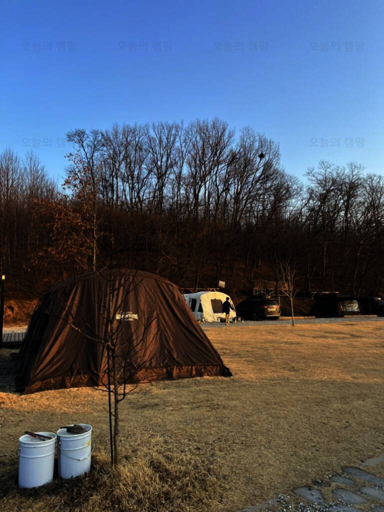 엘리캠핑장
