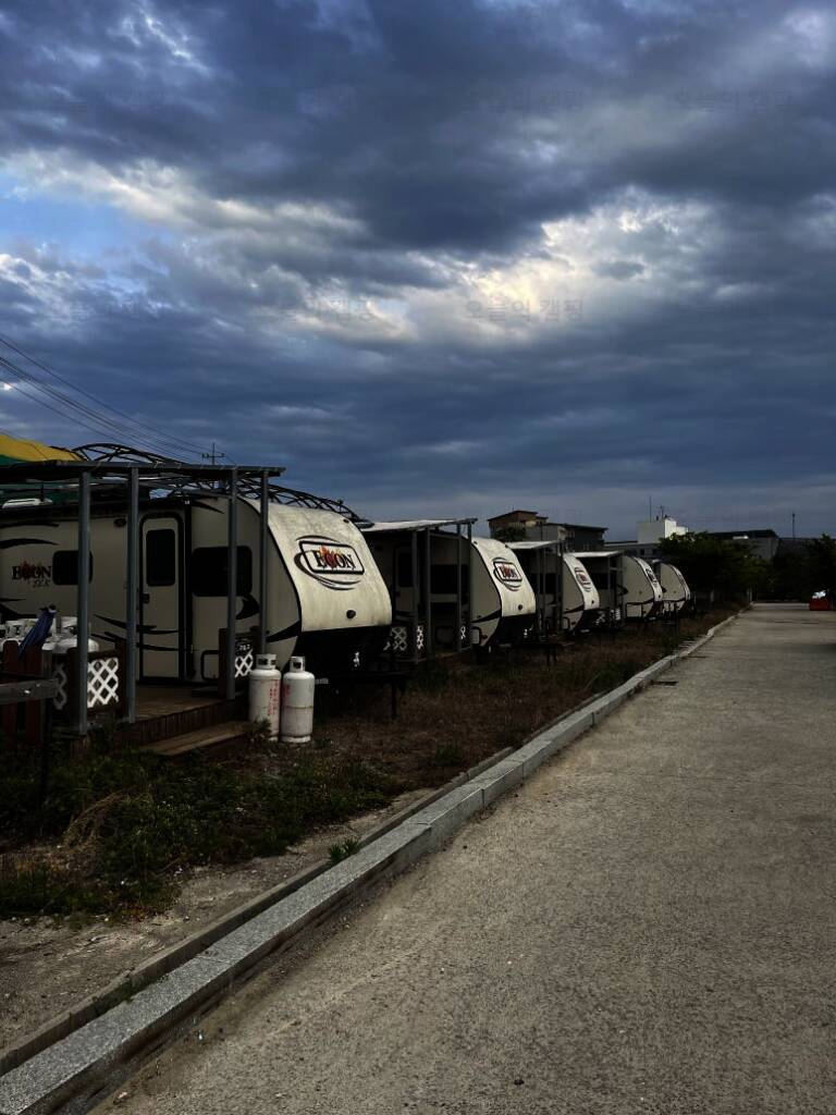 탄도항 노을 캠핑장