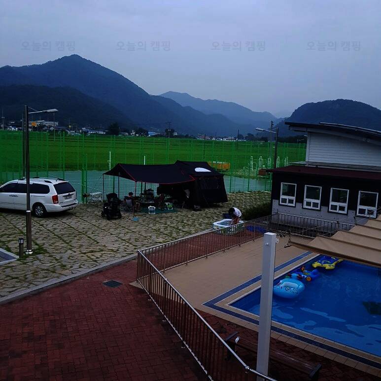 오지봉커뮤니센터 야영장