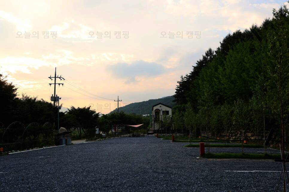 잔디마당 자동차 야영장