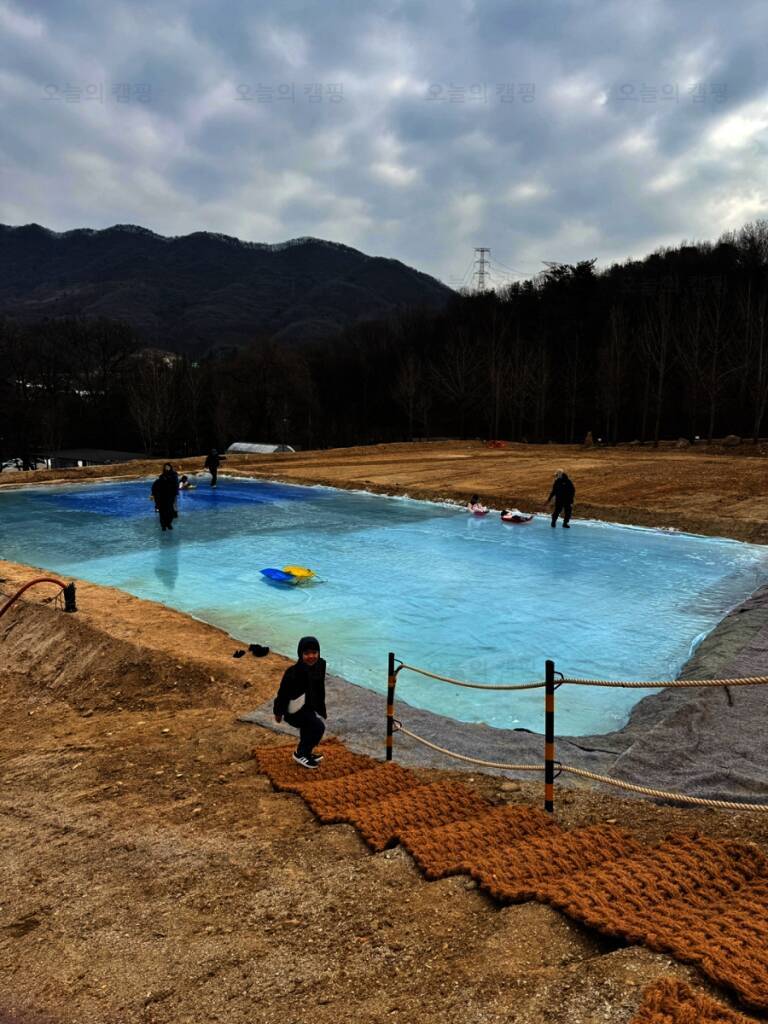 캠프하다