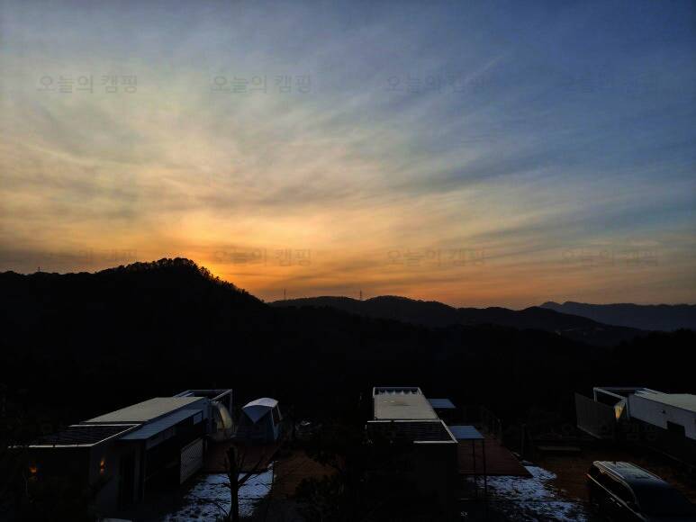 포천 몽롱한노을 카라반 캠핑장
